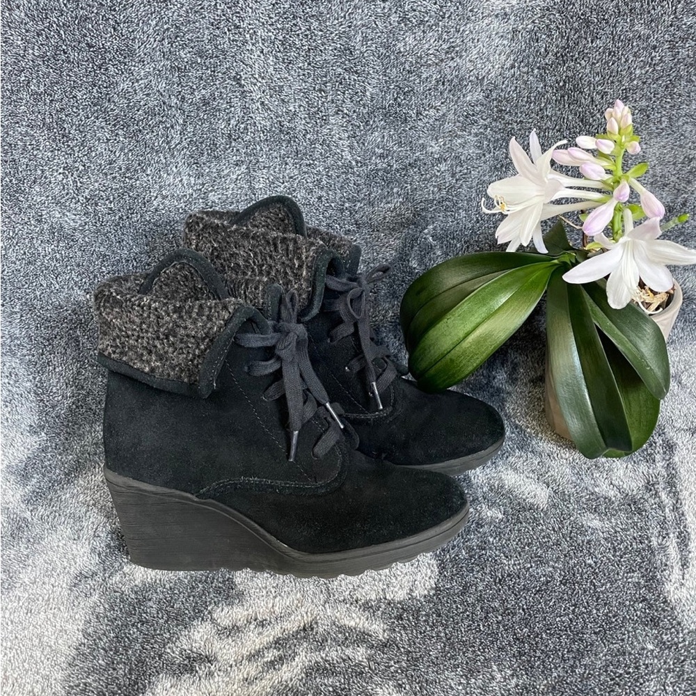 White mountain booties size 6